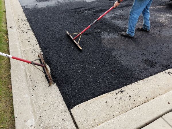 Asphalt Driveway Service in Tracy